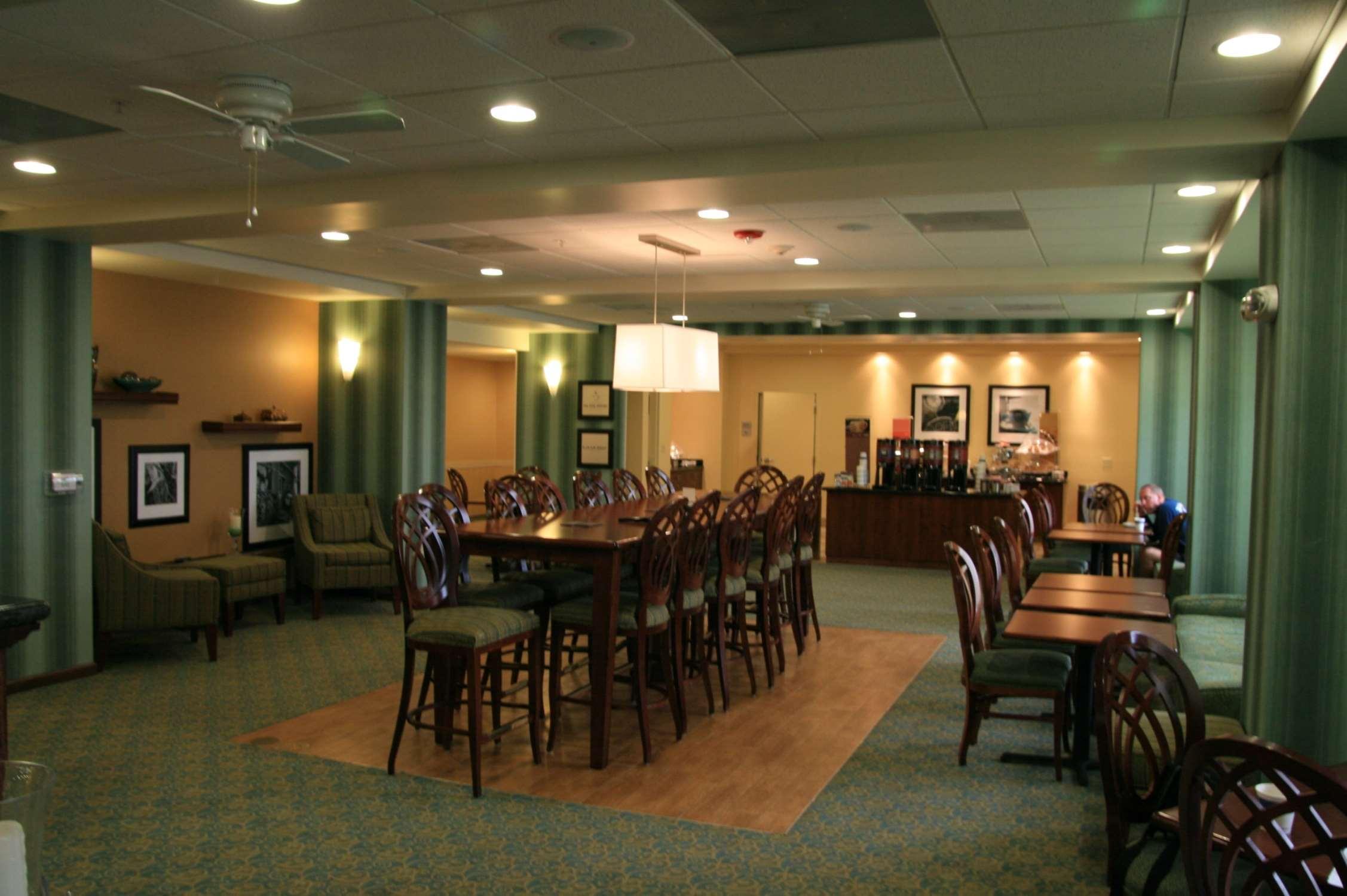 Hampton By Hilton Hotel Brentwood Restaurant billede